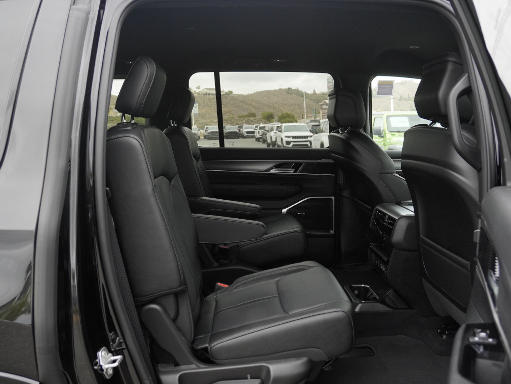 New 2026 Jeep Grand Wagoneer Limited AWD/4WD image 27