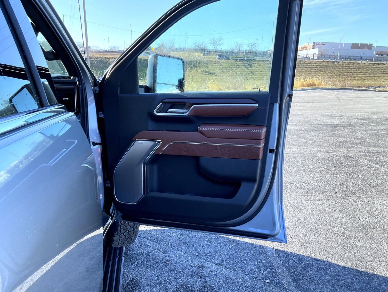 New 2026 GMC Sierra 2500 Denali Ultimate w/ Max Trailering Package image 16