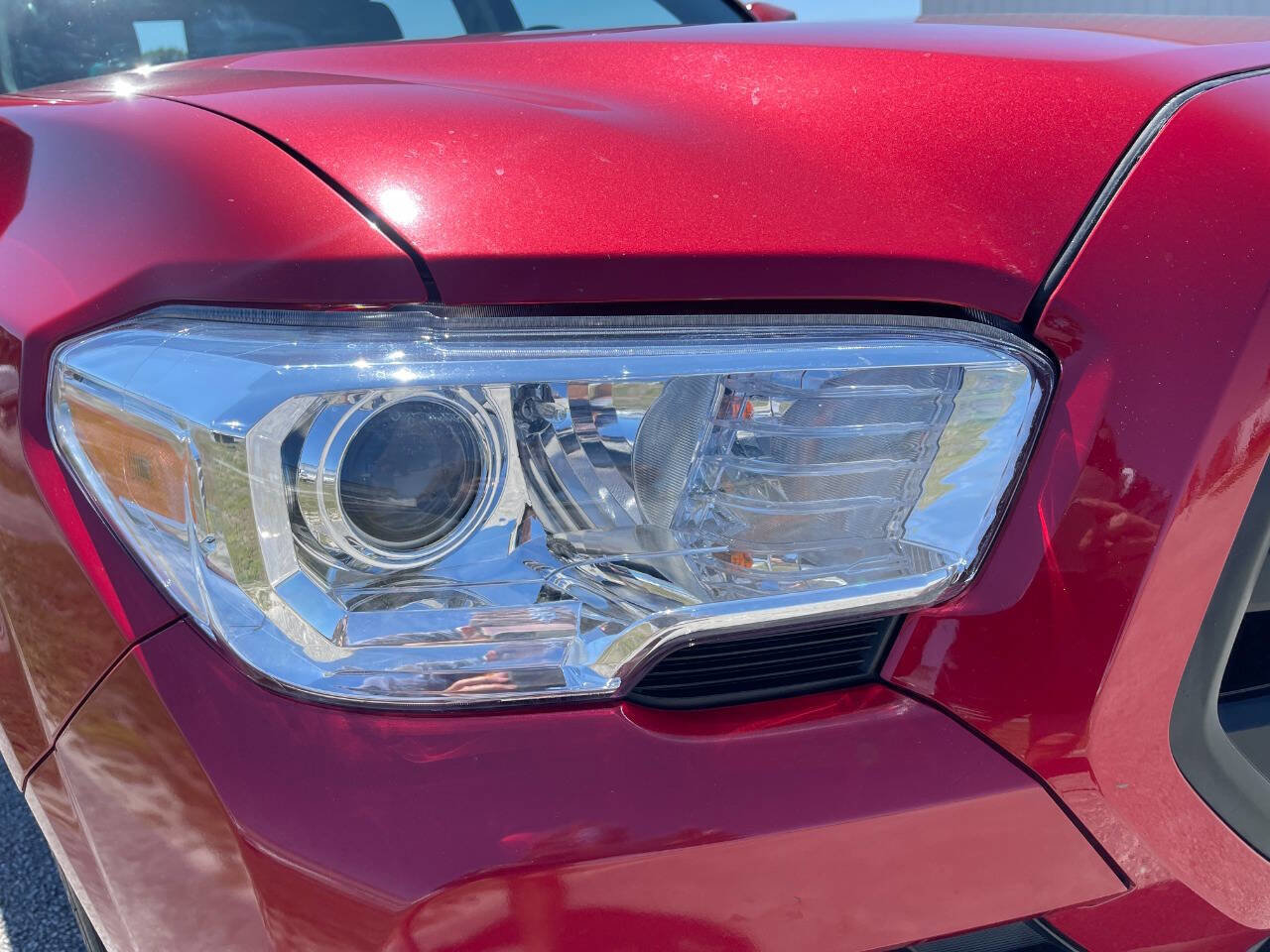 Used 2017 Toyota Tacoma SR RWD image 9