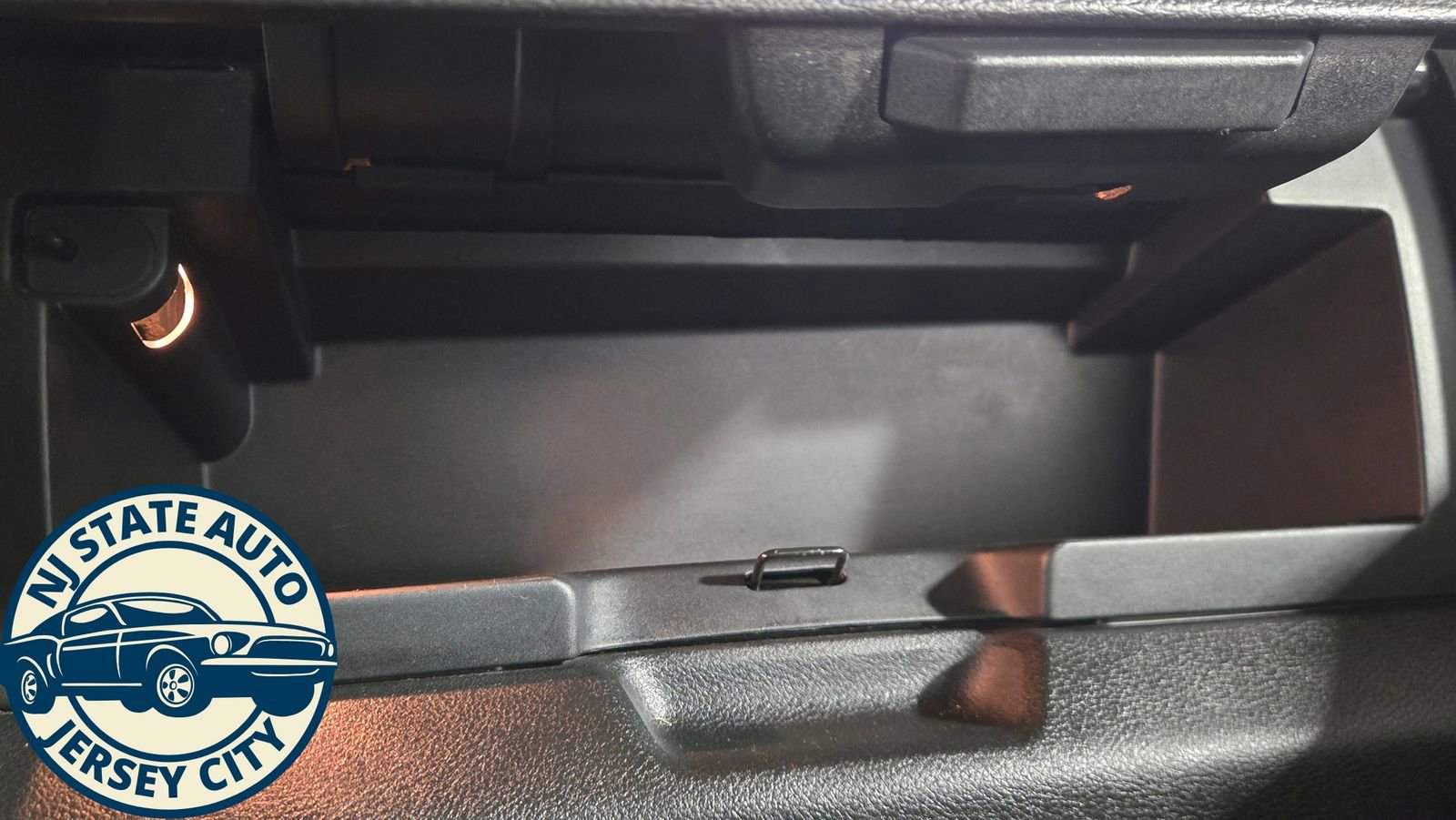 Used 2018 RAM 1500 Laramie w/ Convenience Group image 26