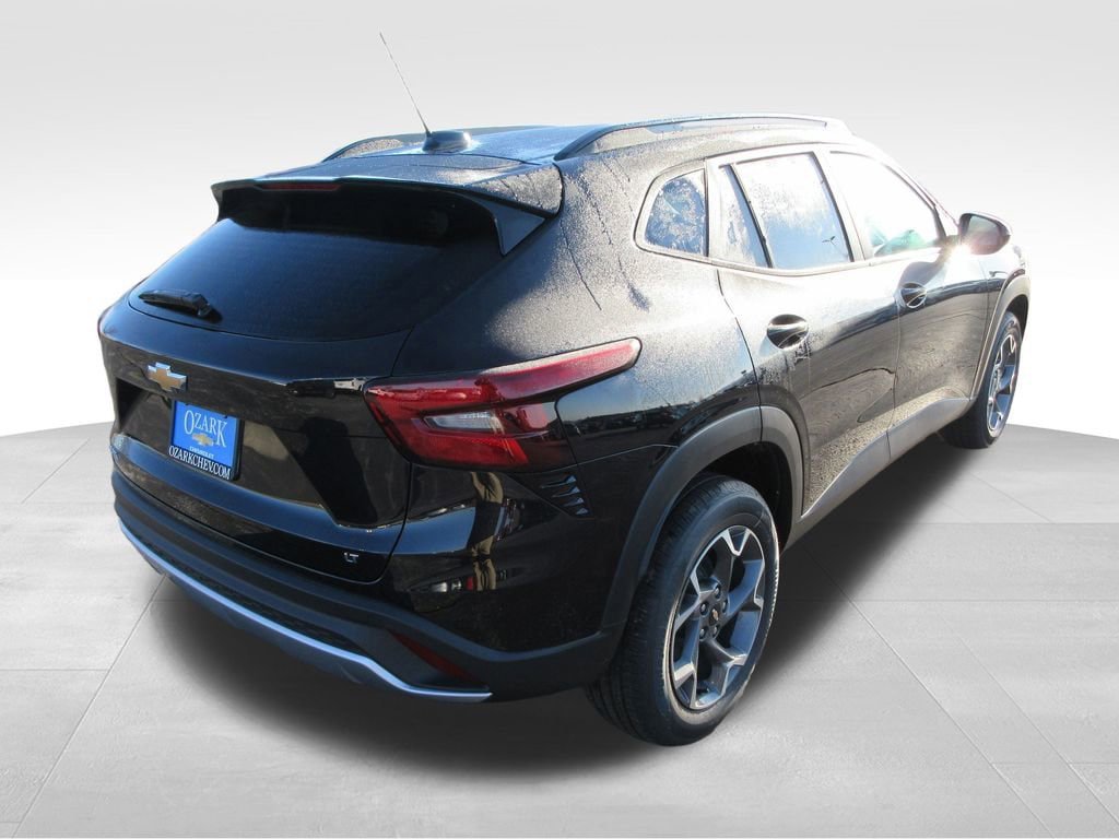 New 2026 Chevrolet Trax LT FWD image 5