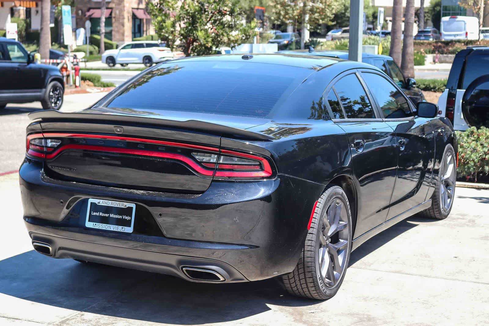 Used 2021 Dodge Charger SXT w/ Blacktop Package RWD image 5