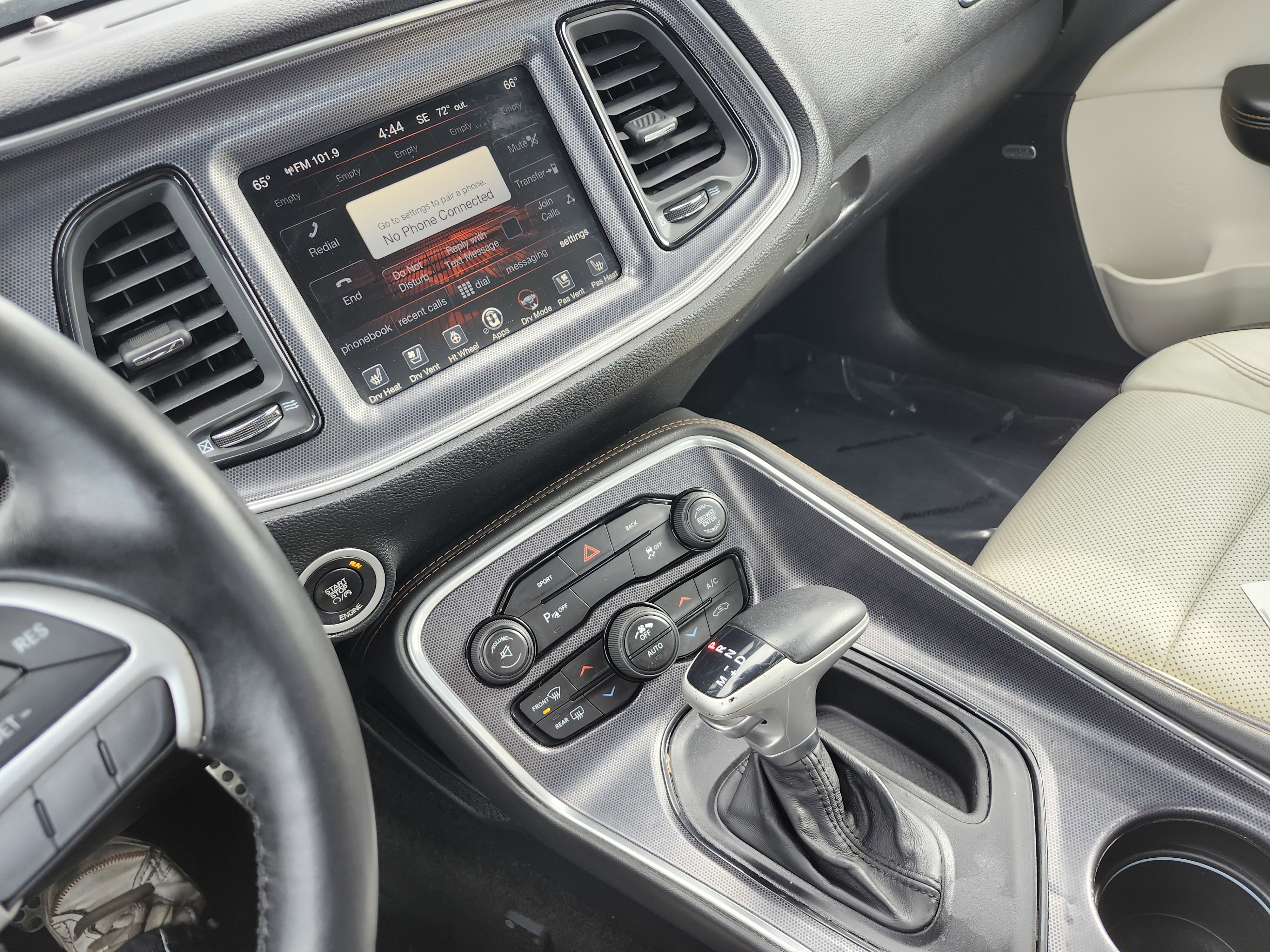 Used 2015 Dodge Challenger SXT Plus RWD image 29