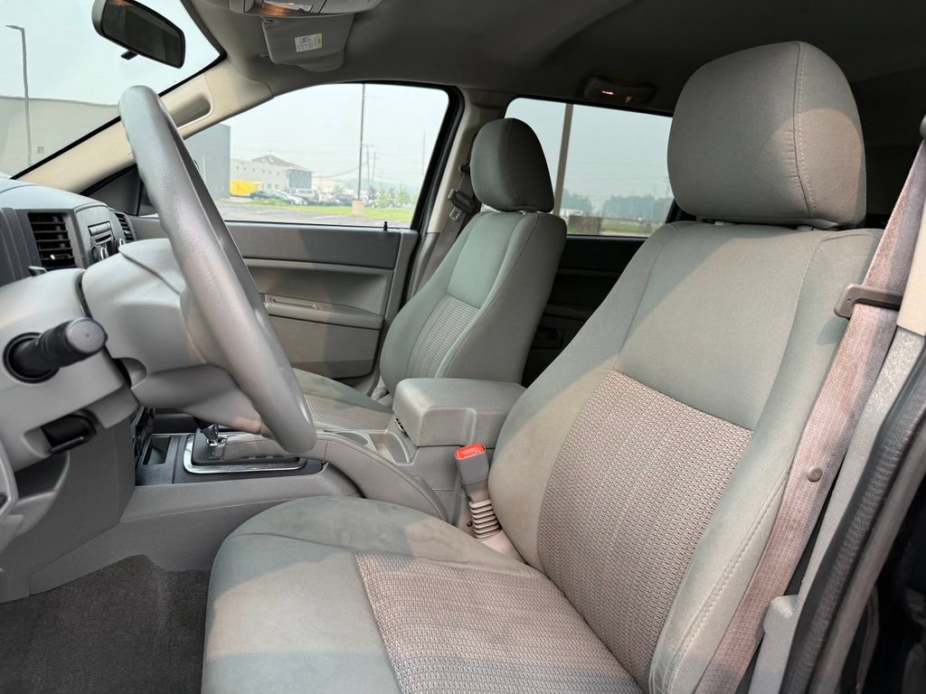 Used 2007 Jeep Grand Cherokee Laredo w/ Cargo Convenience Group AWD/4WD image 11