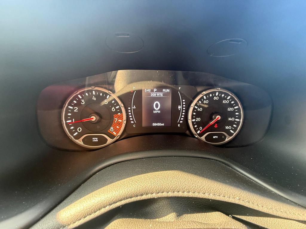 Used 2023 Jeep Renegade Latitude AWD/4WD image 12