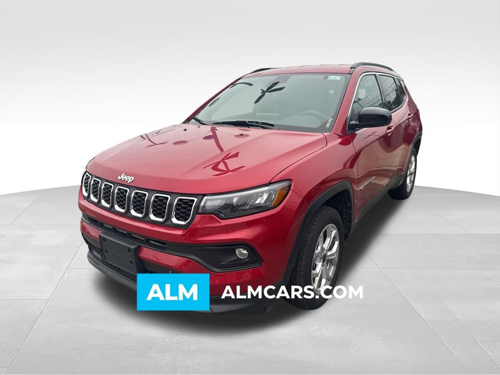 Used 2025 Jeep Compass Latitude AWD/4WD image 1