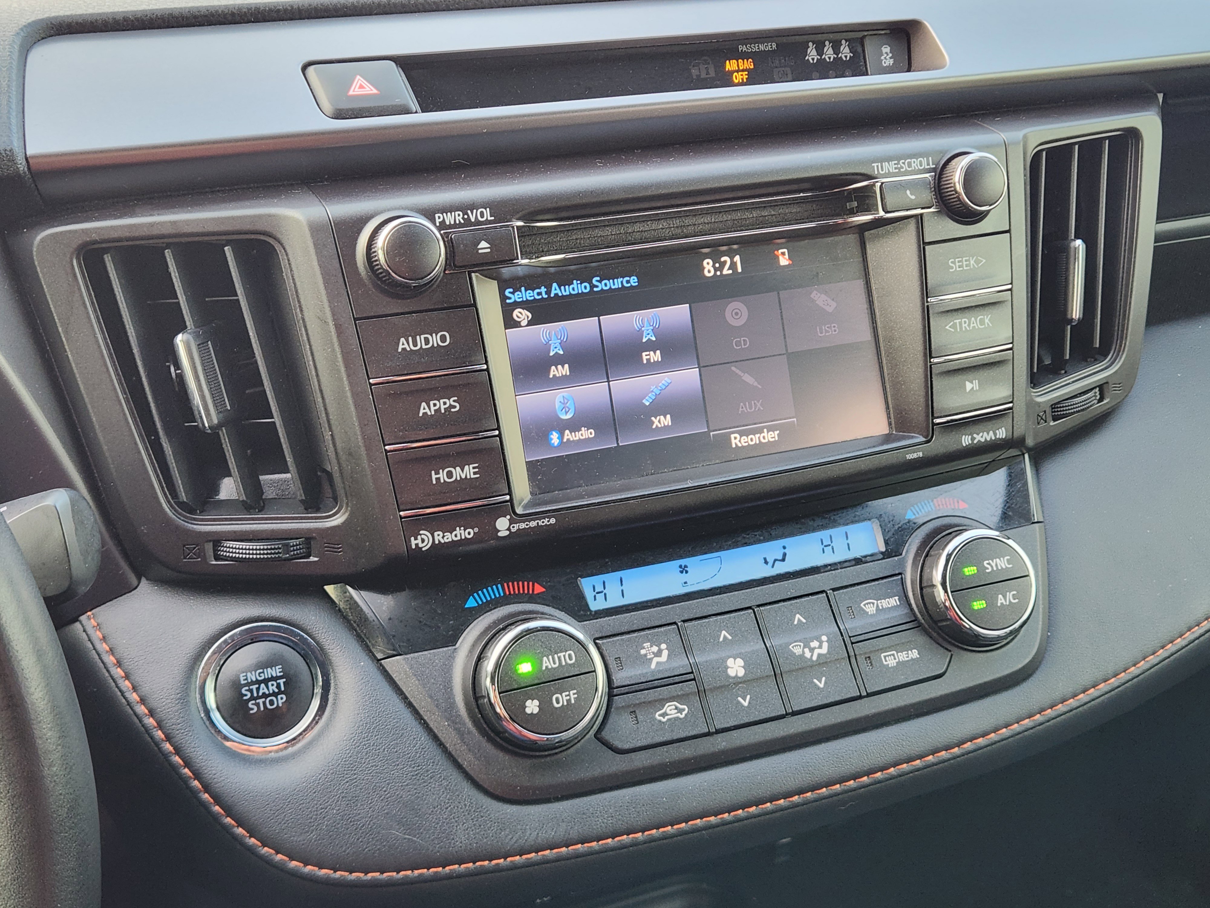 Used 2018 Toyota RAV4 SE image 20