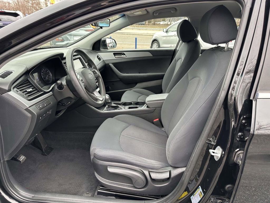 Used 2018 Hyundai Sonata SE FWD image 11