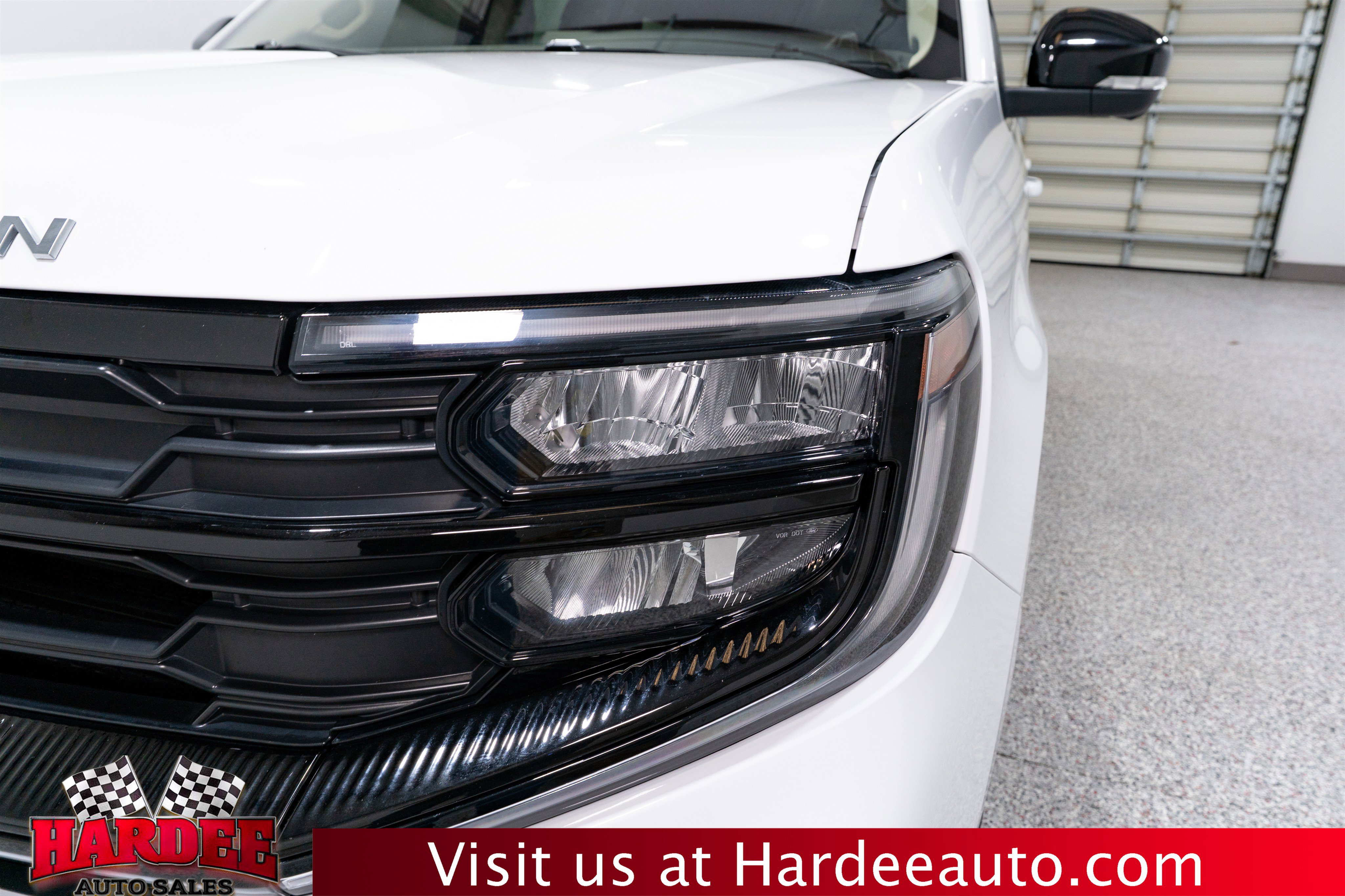 Used 2025 Ford Expedition Active AWD/4WD image 8