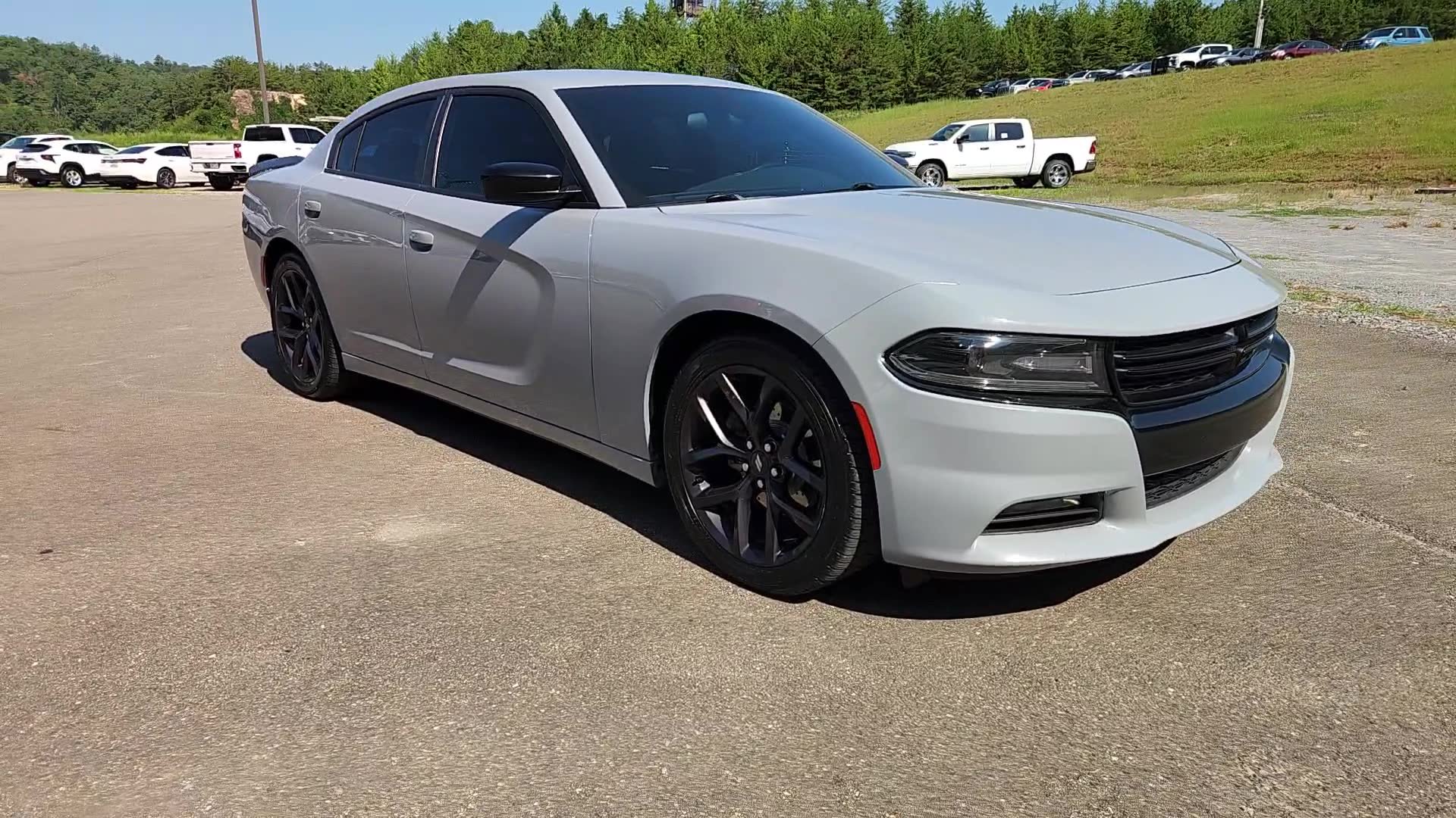 Used 2020 Dodge Charger SXT w/ Blacktop Package RWD image 15