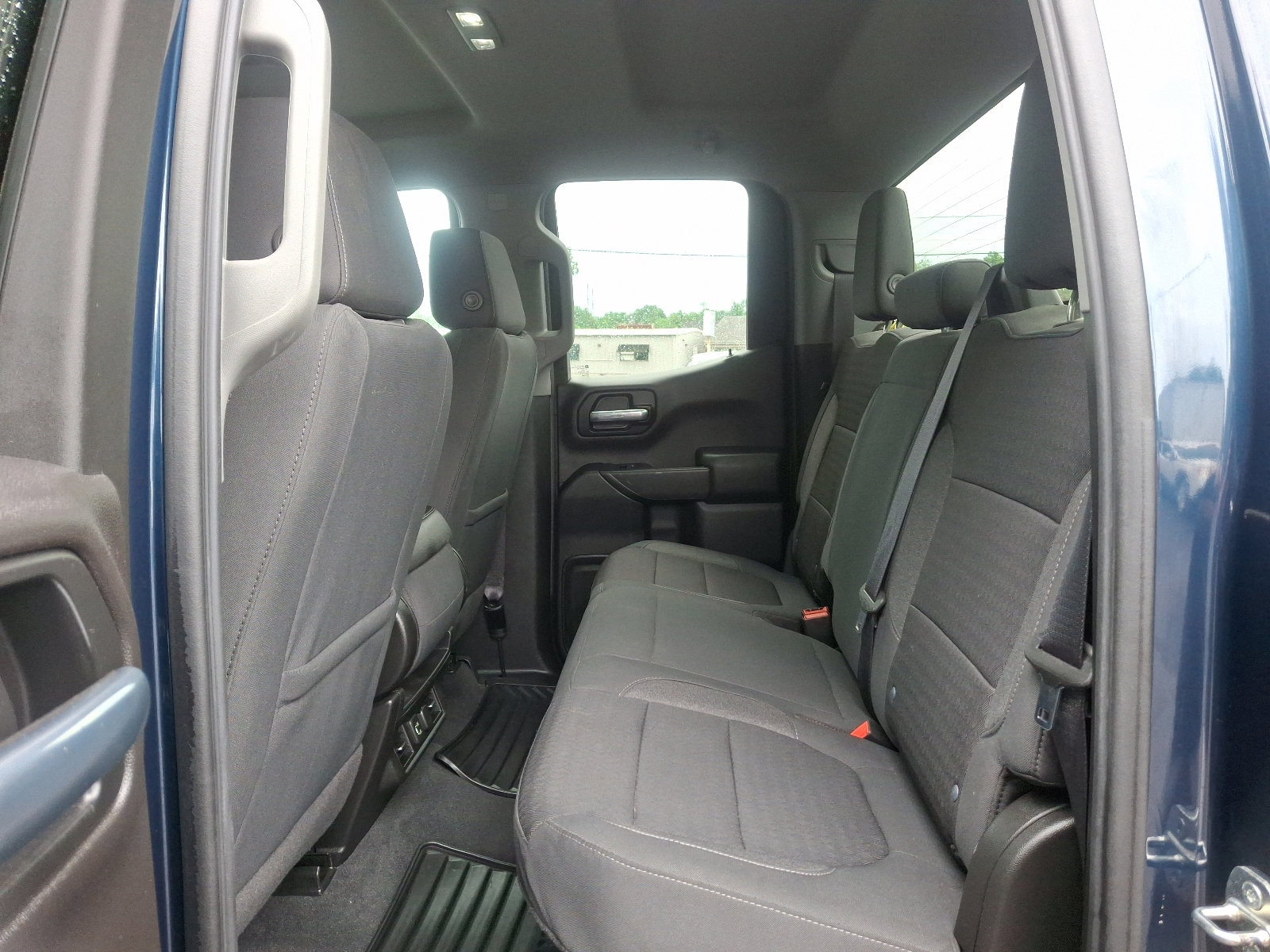 Used 2020 Chevrolet Silverado 1500 LT w/ Convenience Package image 10