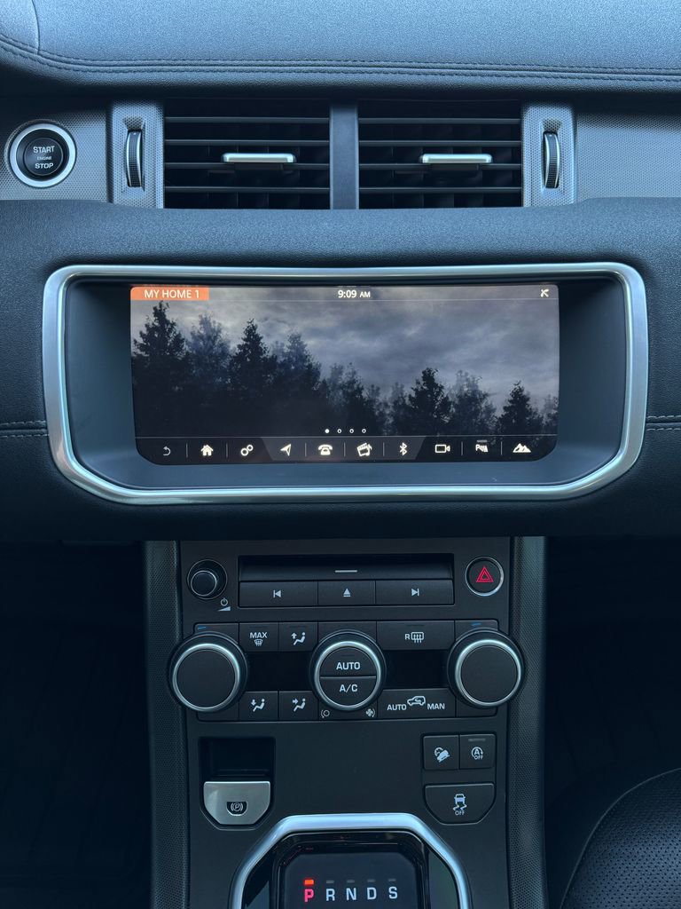 Used 2019 Land Rover Range Rover Evoque SE Premium image 15