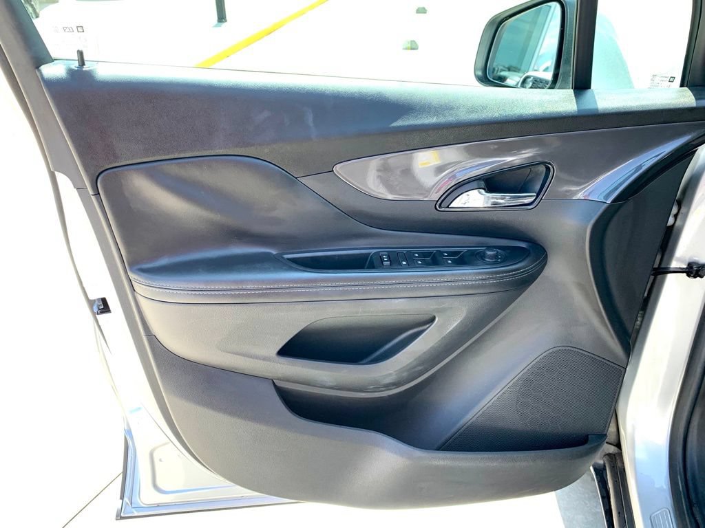 Used 2021 Buick Encore Preferred FWD image 10