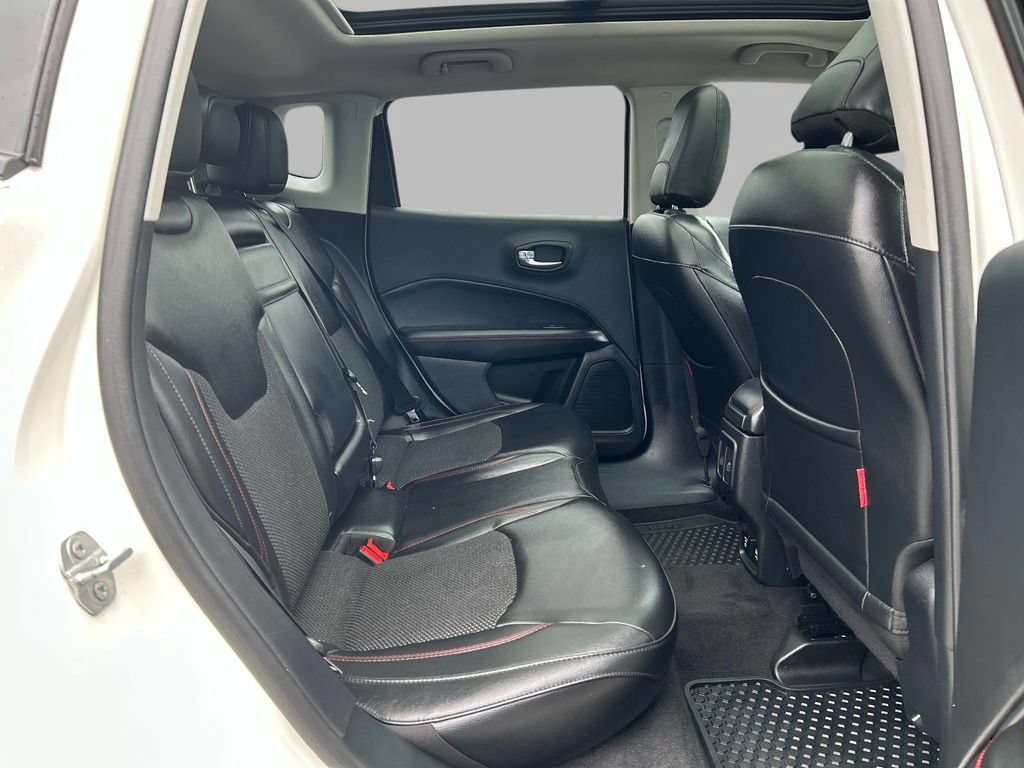 Used 2018 Jeep Compass Trailhawk w/ Navigation Group AWD/4WD image 17
