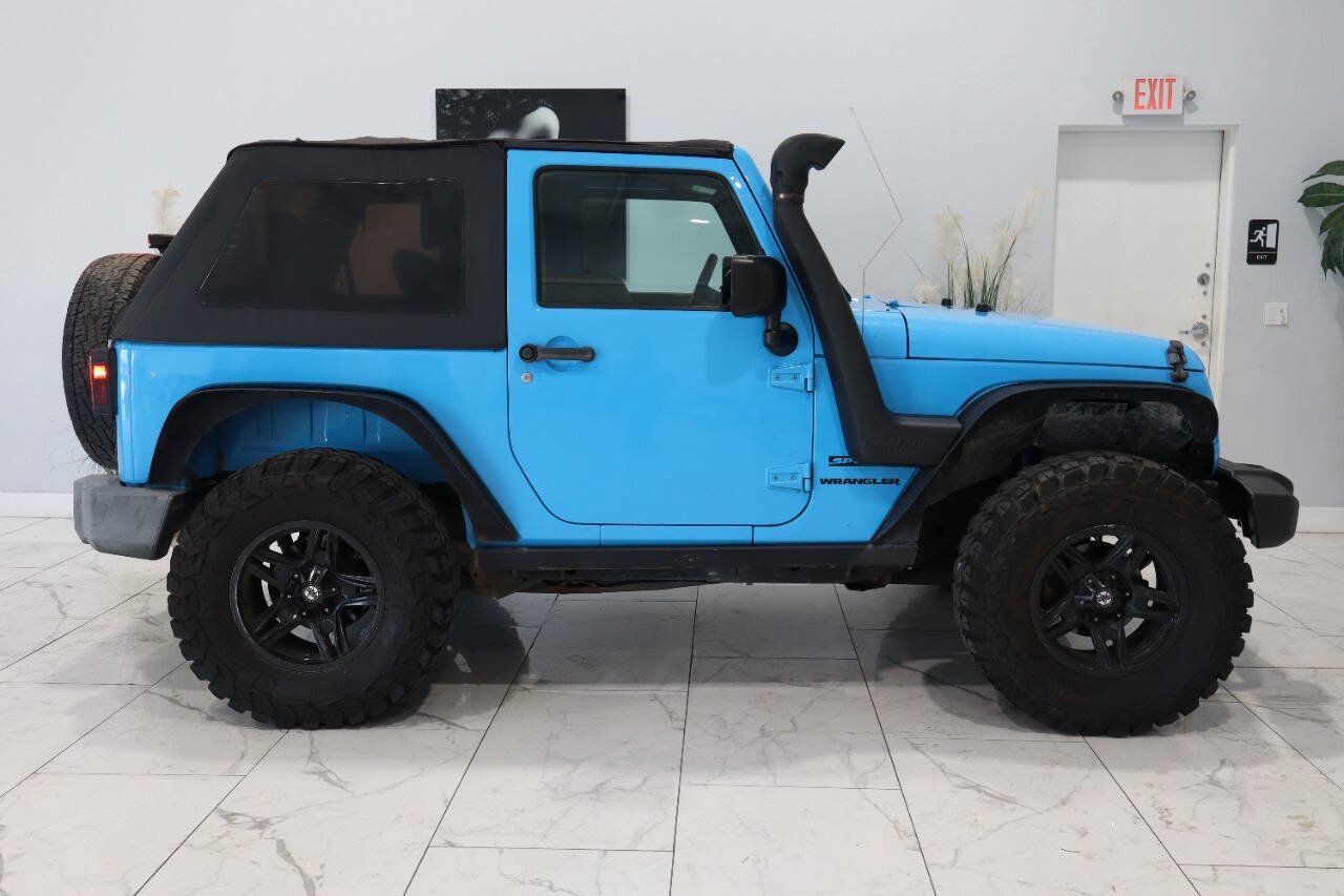 Used 2017 Jeep Wrangler Sport AWD/4WD image 3