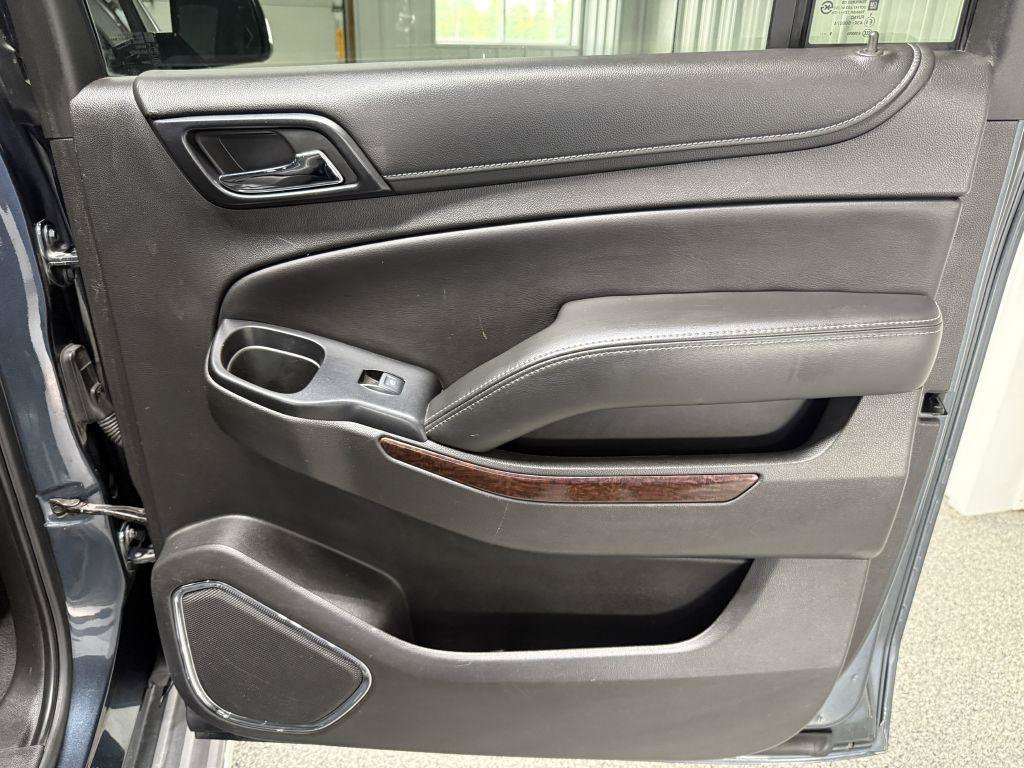 Used 2020 GMC Yukon XL SLT w/ Open Road Package AWD/4WD image 43