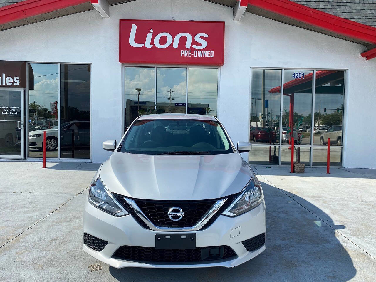 Used 2019 Nissan Sentra S FWD image 1