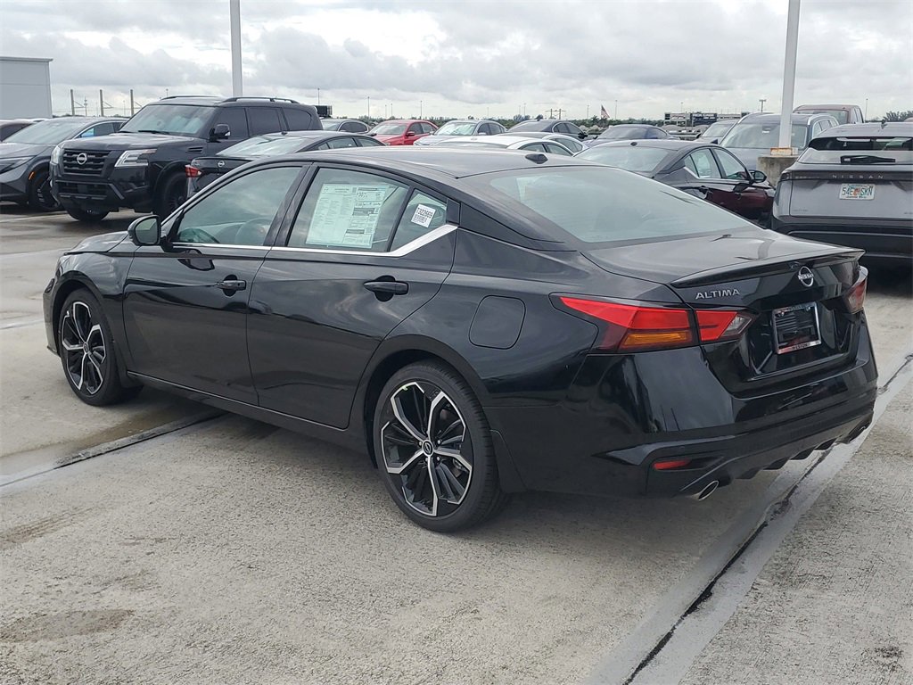 New 2026 Nissan Altima 2.5 SR image 3