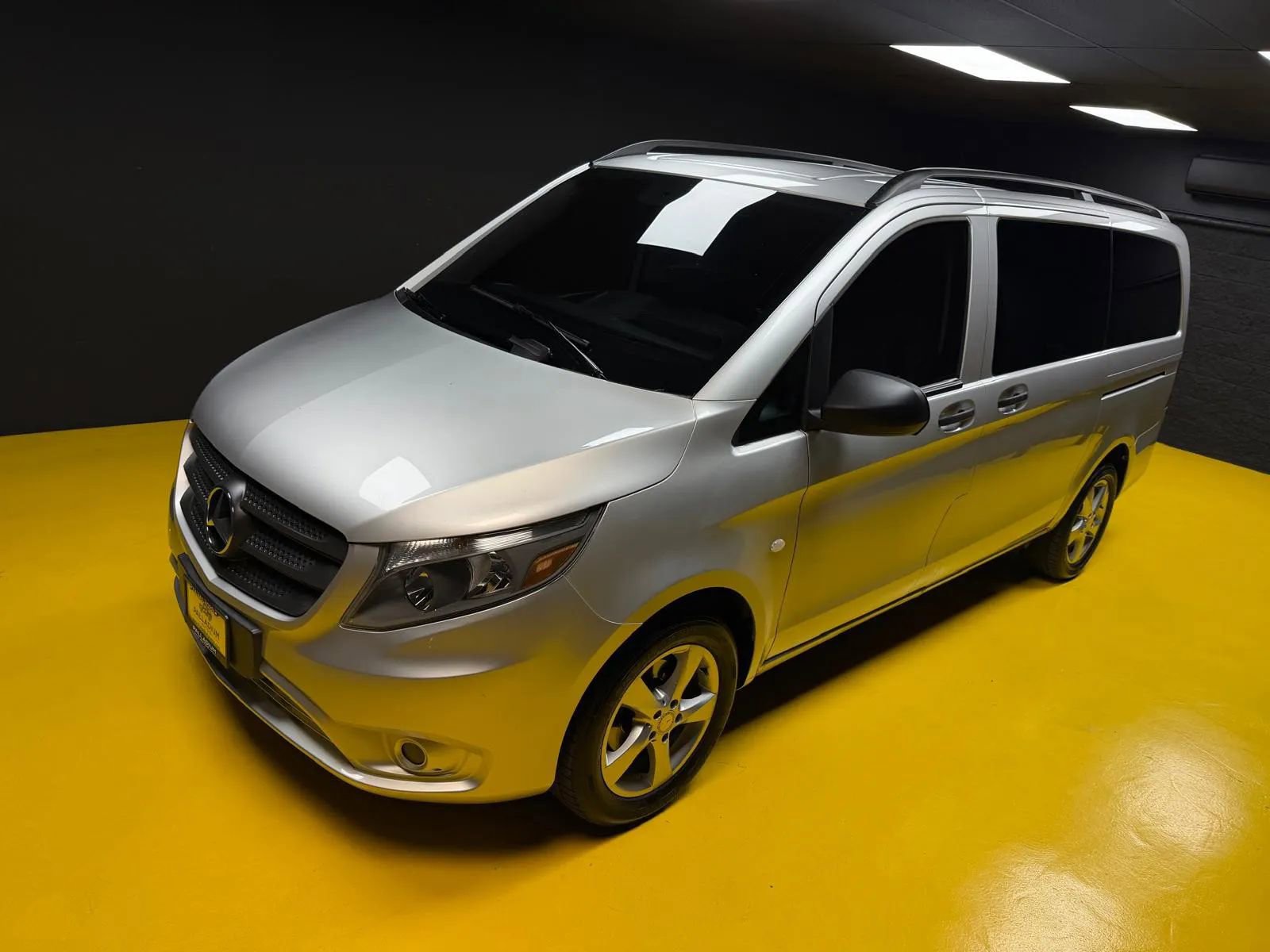 Used 2016 Mercedes-Benz Metris Passenger w/ Driver Efficiency Package image 38