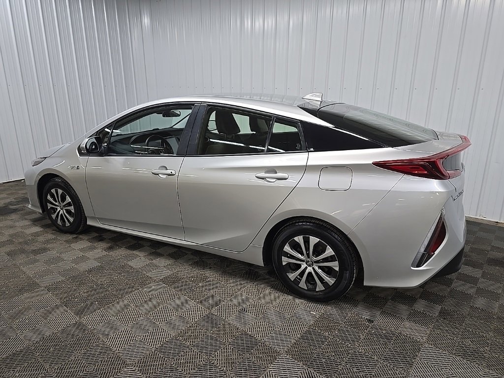 Used 2022 Toyota Prius Prime XLE image 4