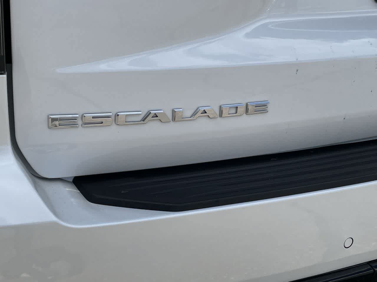 Used 2023 Cadillac Escalade ESV Premium Luxury w/ LPO, Floor Liner Package AWD/4WD image 44
