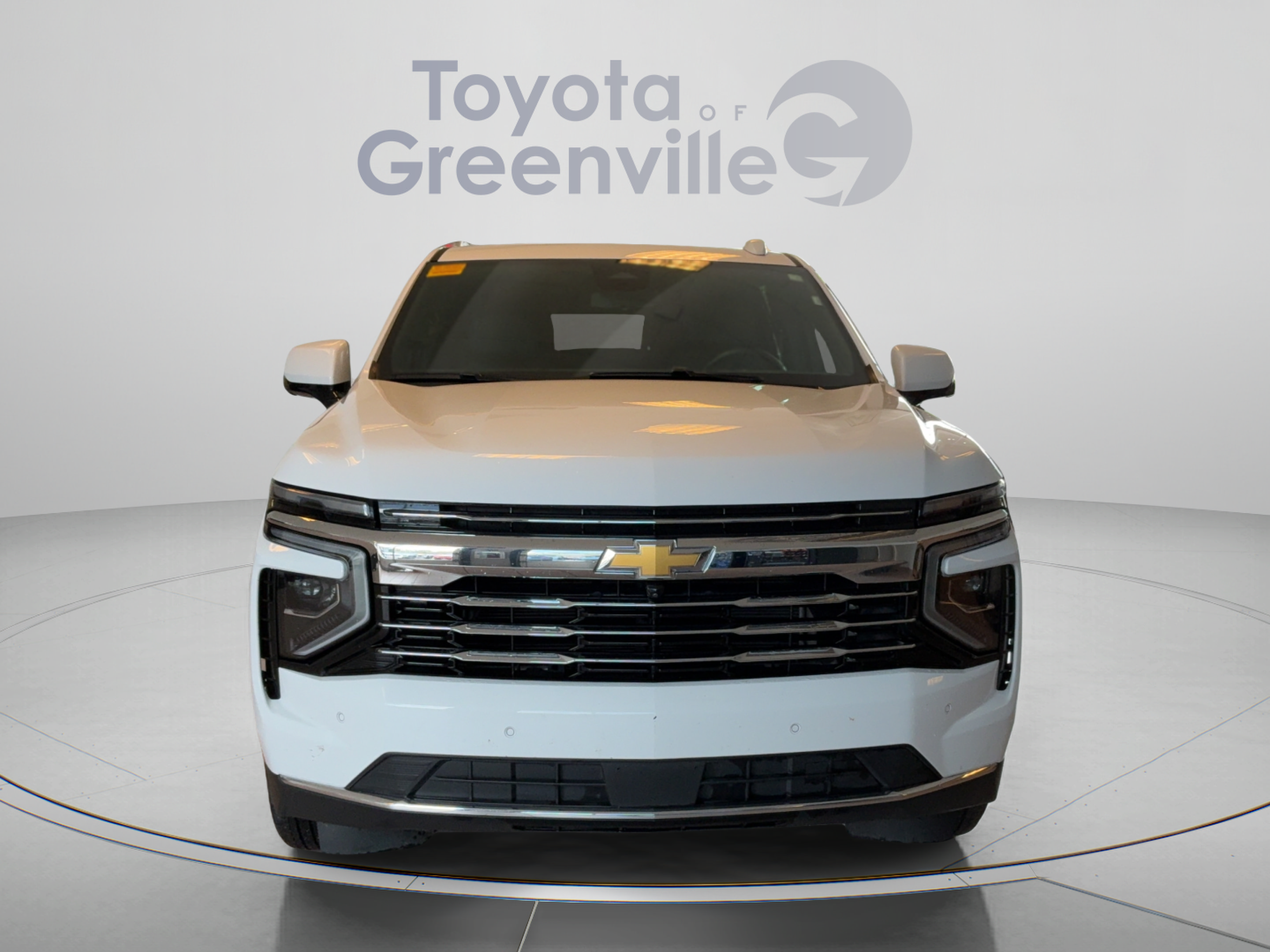Used 2025 Chevrolet Suburban LT AWD/4WD image 9