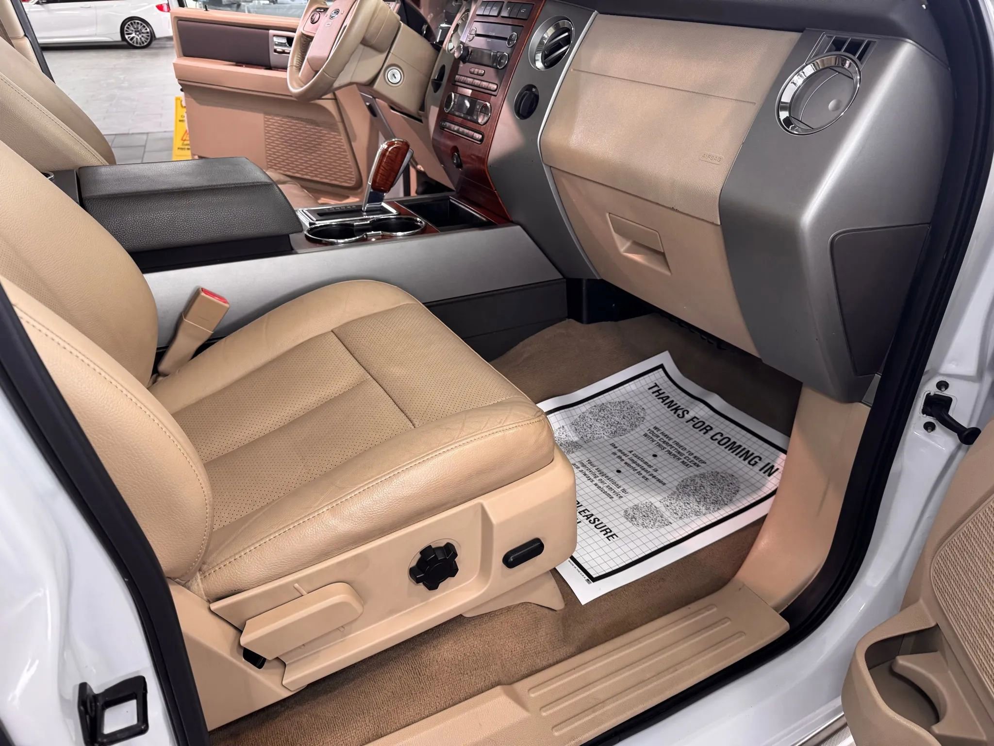 Used 2010 Ford Expedition Eddie Bauer image 10