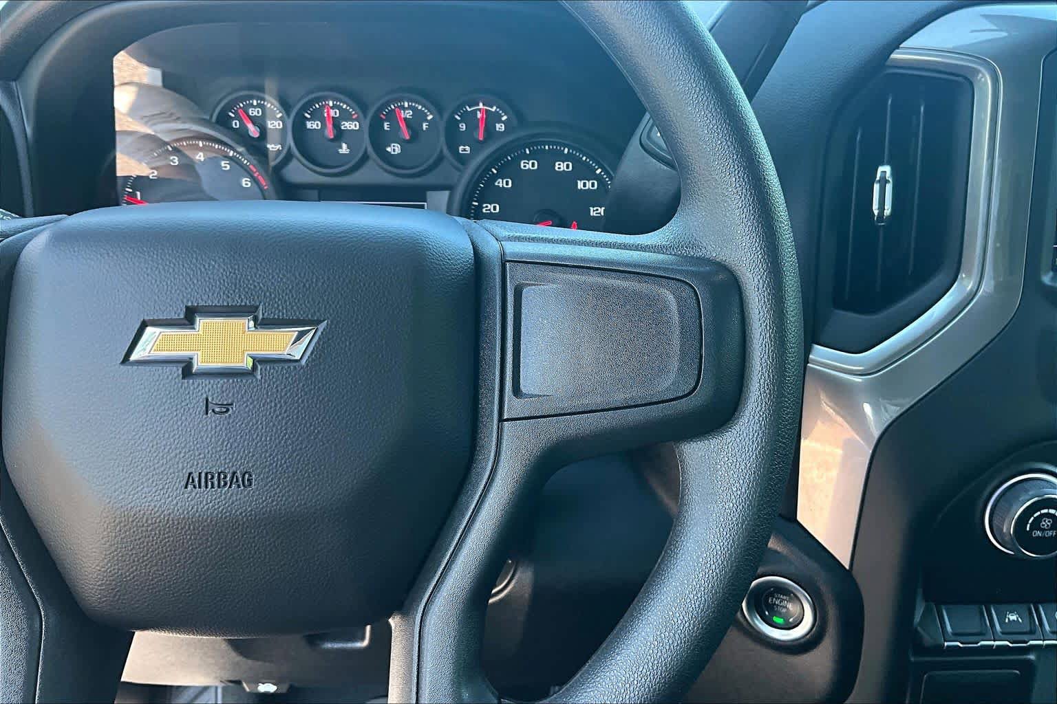 Used 2025 Chevrolet Silverado 1500 Custom image 26