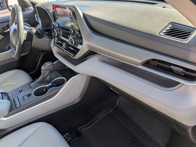 Used 2022 Toyota Highlander XLE image 20