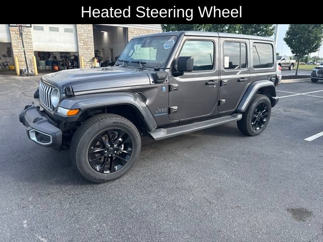 Used 2025 Jeep Wrangler Unlimited Sahara AWD/4WD image 13