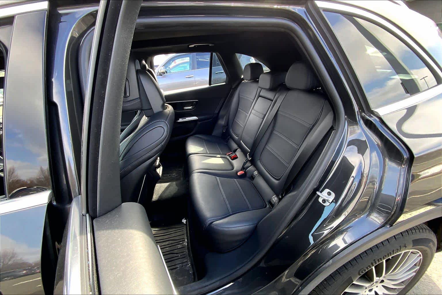 Used 2024 Mercedes-Benz GLC 300 4MATIC image 21