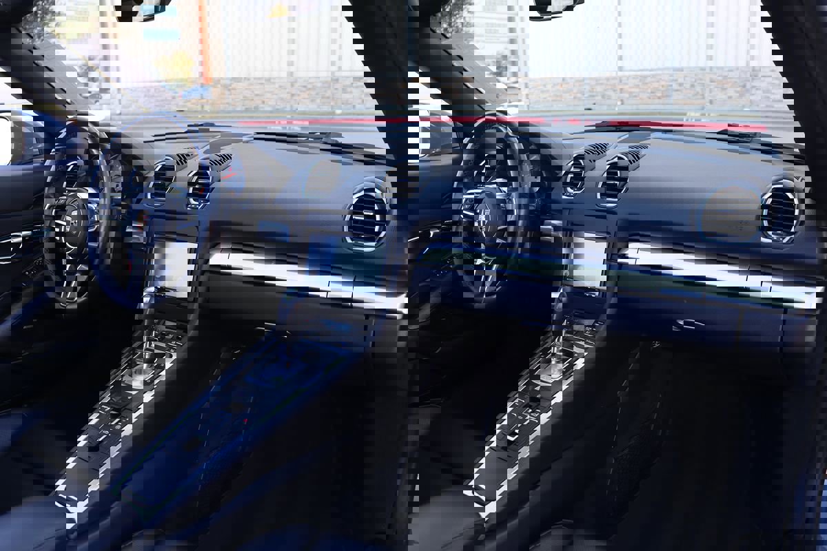 Used 2017 Porsche 718 Boxster S image 14