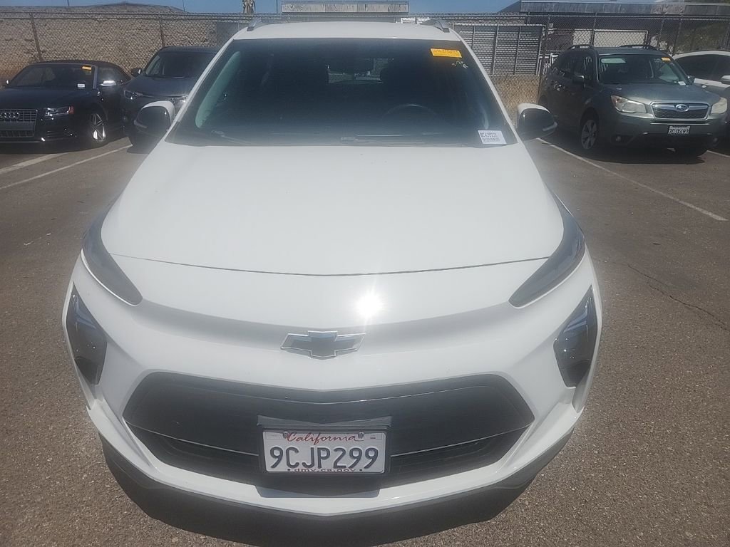 Used 2022 Chevrolet Bolt EUV LT w/ Driver Confidence Package FWD image 2