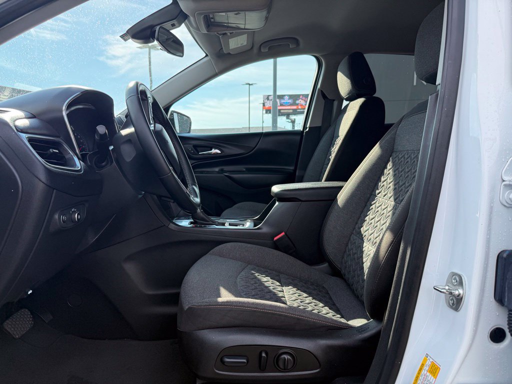 Used 2024 Chevrolet Equinox LT FWD image 11