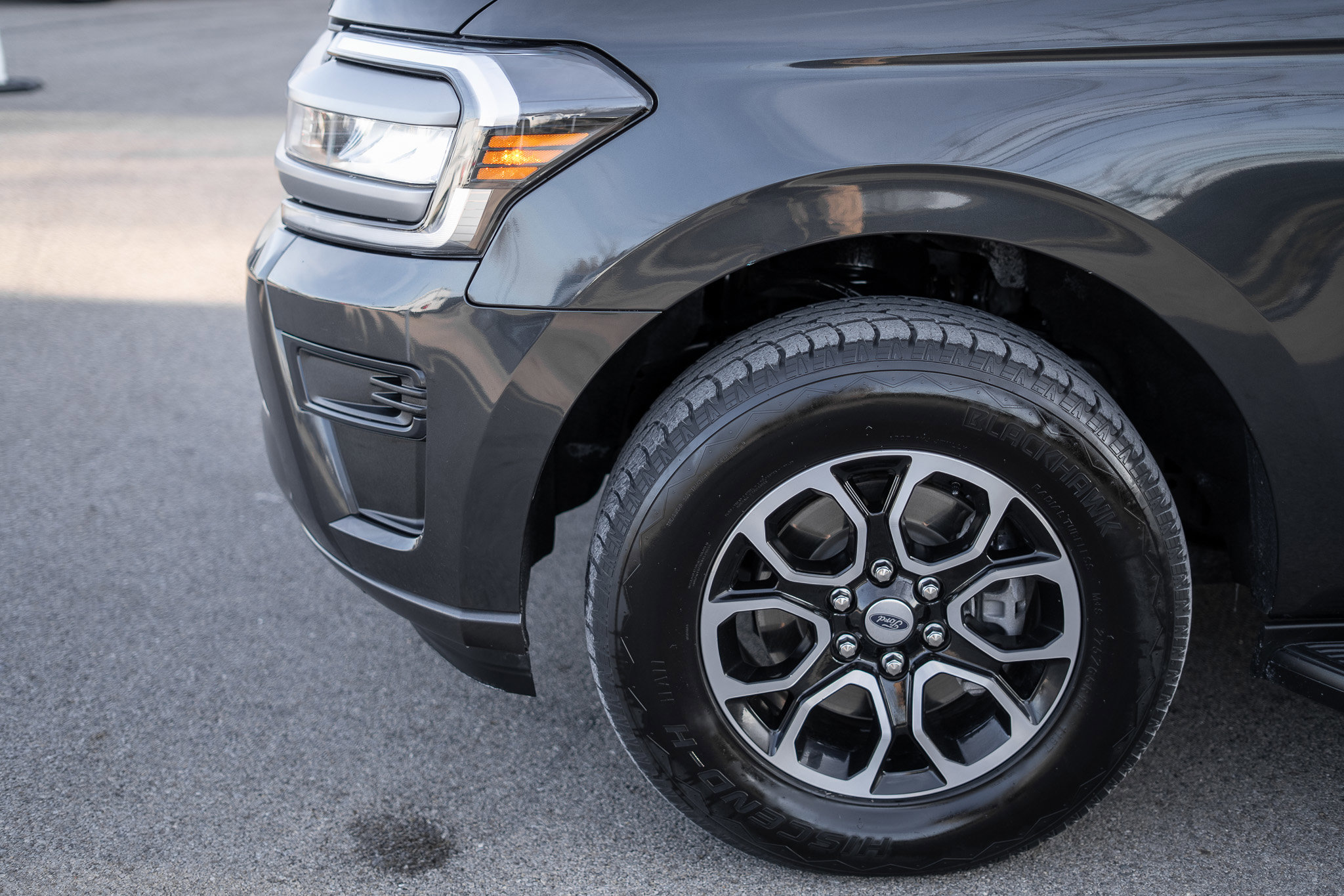 Used 2024 Ford Expedition Max XLT image 9