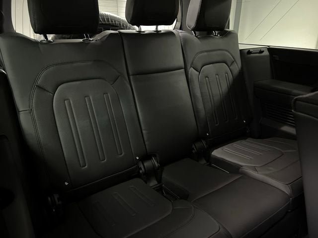 Used 2023 Land Rover Defender 130 X AWD/4WD image 28