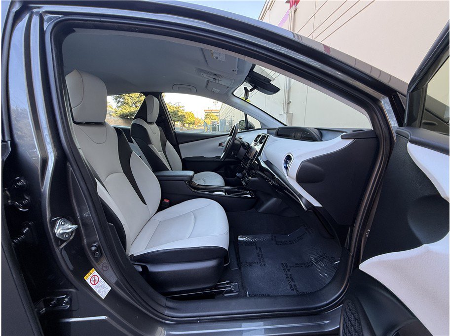 Used 2016 Toyota Prius Three Touring FWD image 13