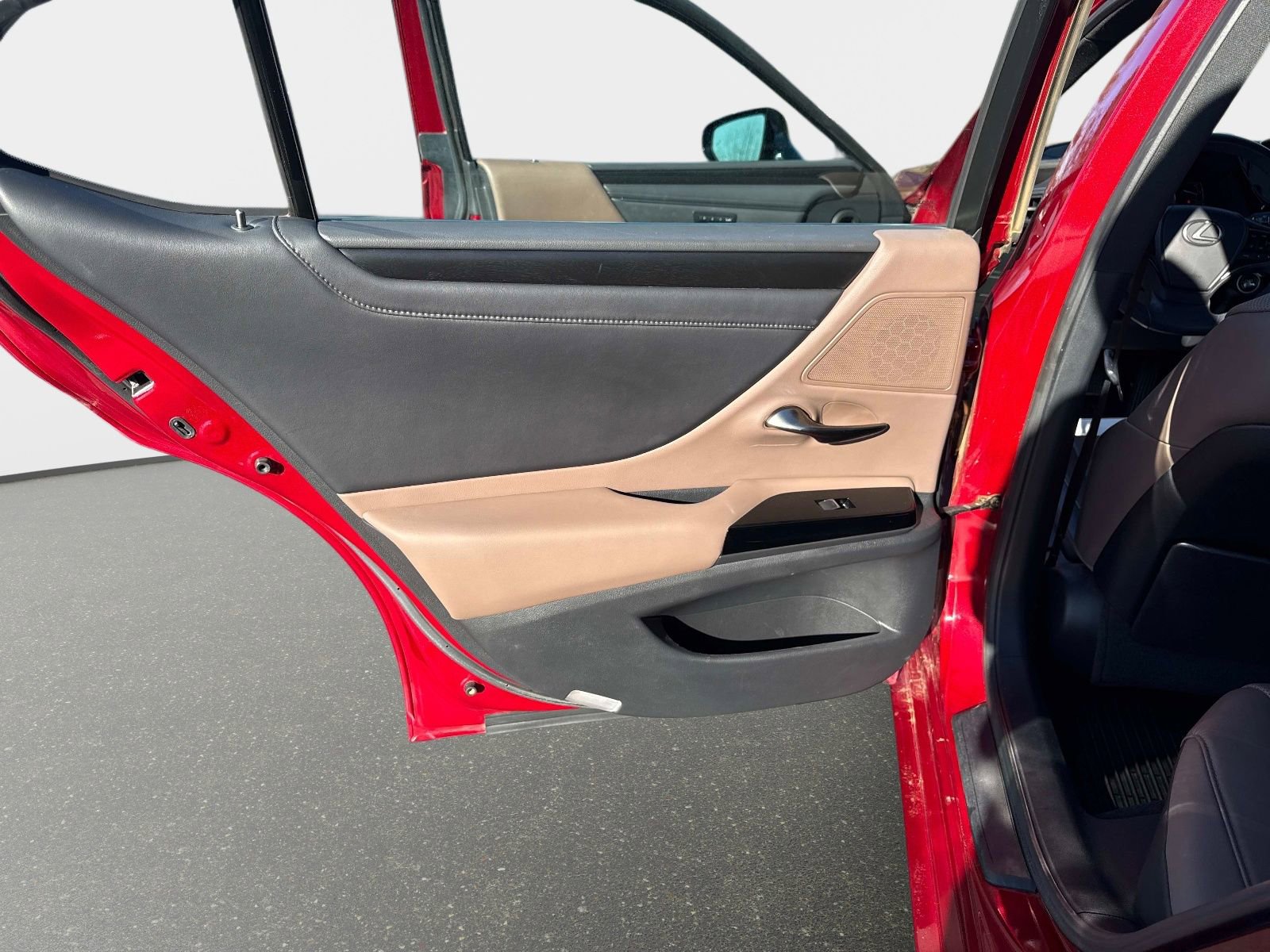 Used 2022 Lexus ES 350 w/ Premium Package image 11