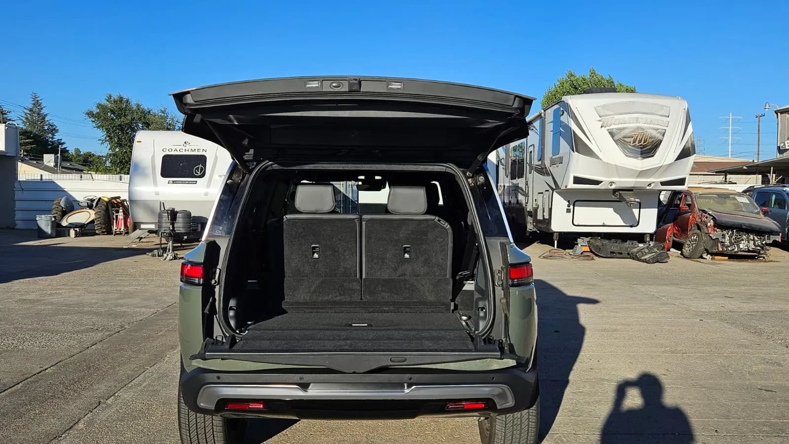 Used 2023 Rivian R1S Launch Edition AWD/4WD image 28