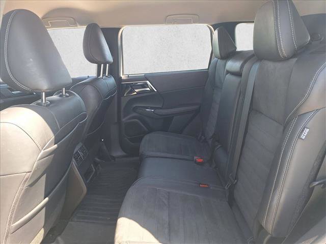 Used 2023 Mitsubishi Outlander SE FWD image 15