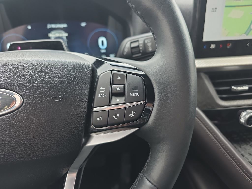 Used 2025 Ford Explorer Platinum w/ LUX Leather Package AWD/4WD image 29