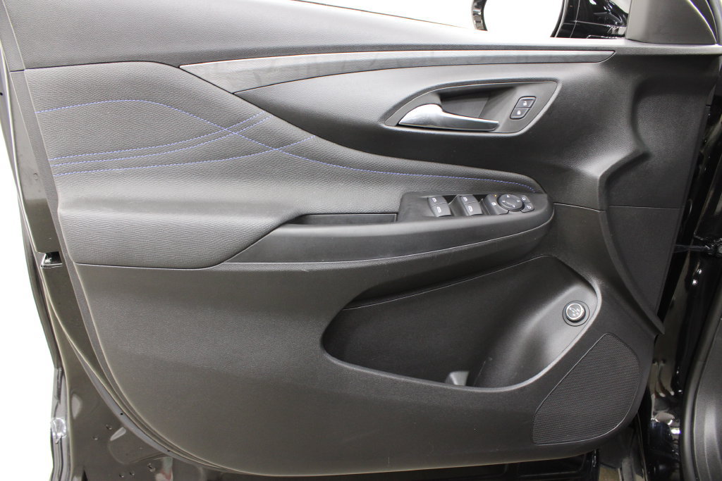 Used 2025 Buick Envista Sport Touring w/ Convenience I Package FWD image 17