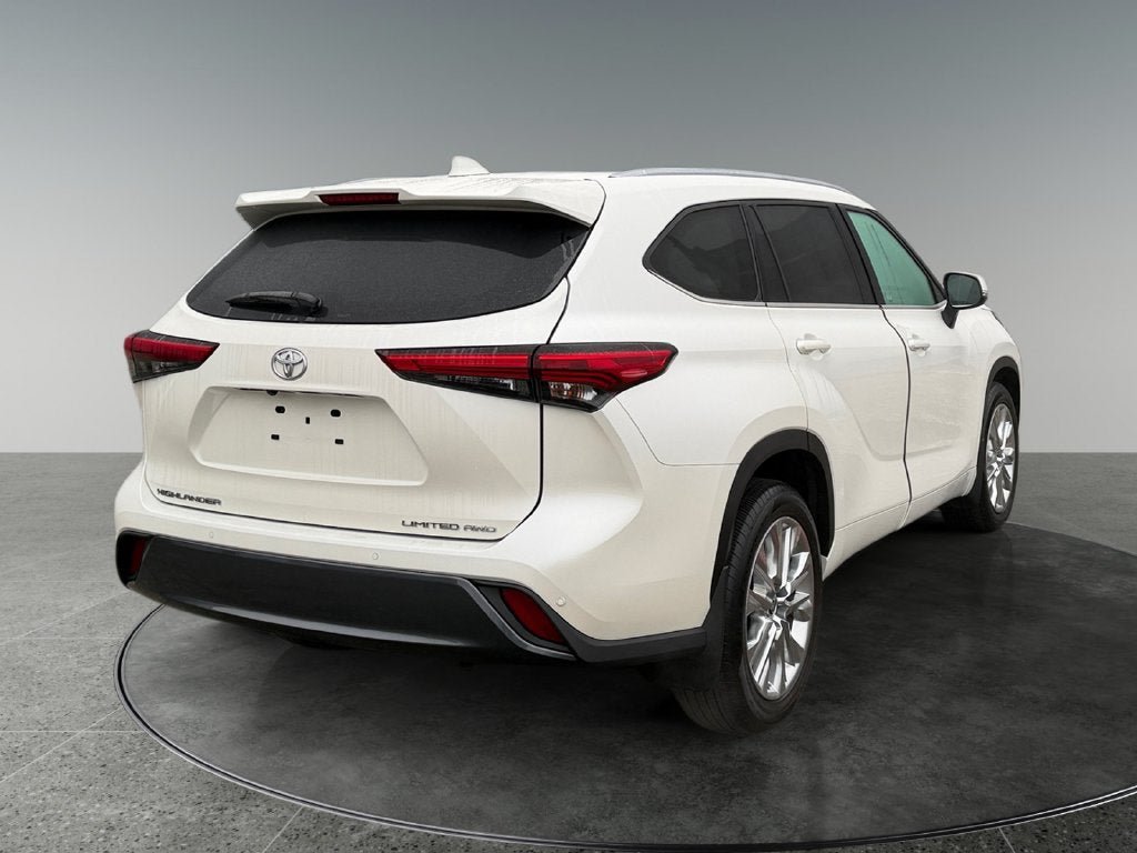 Used 2021 Toyota Highlander Limited AWD/4WD image 9