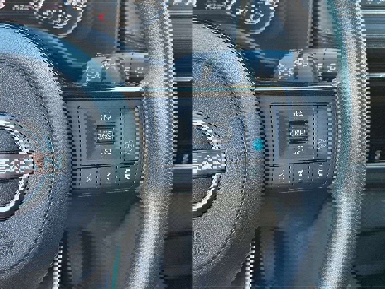 Used 2023 Nissan Rogue SV image 14