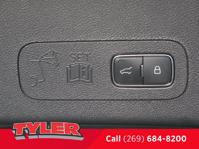 Used 2025 Lincoln Aviator Reserve w/ Equipment Group 201A AWD/4WD image 16