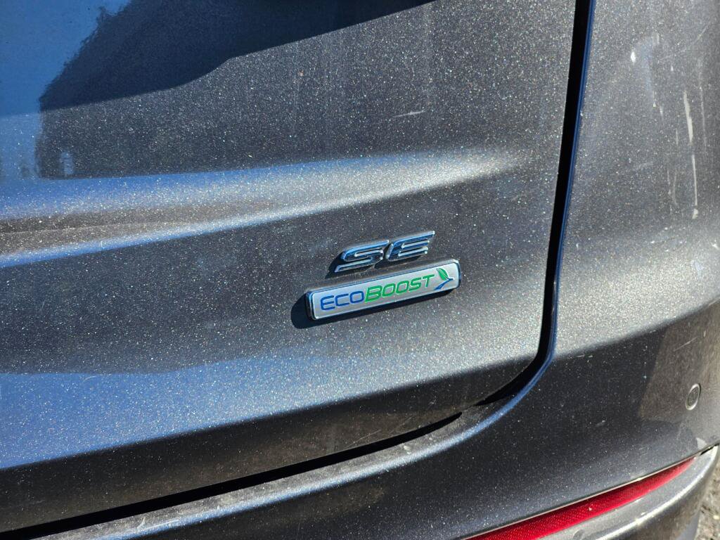Used 2019 Ford Fusion SE w/ Equipment Group 151A FWD image 9