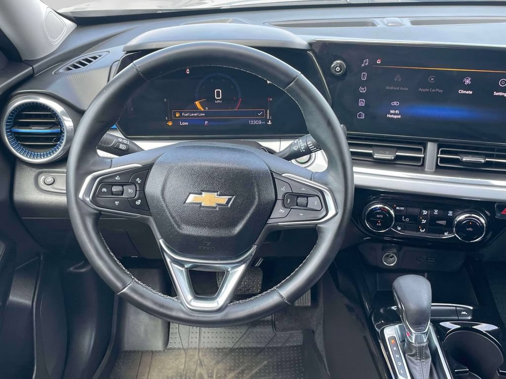 Used 2024 Chevrolet Trax LT w/ Driver Confidence Package FWD image 13