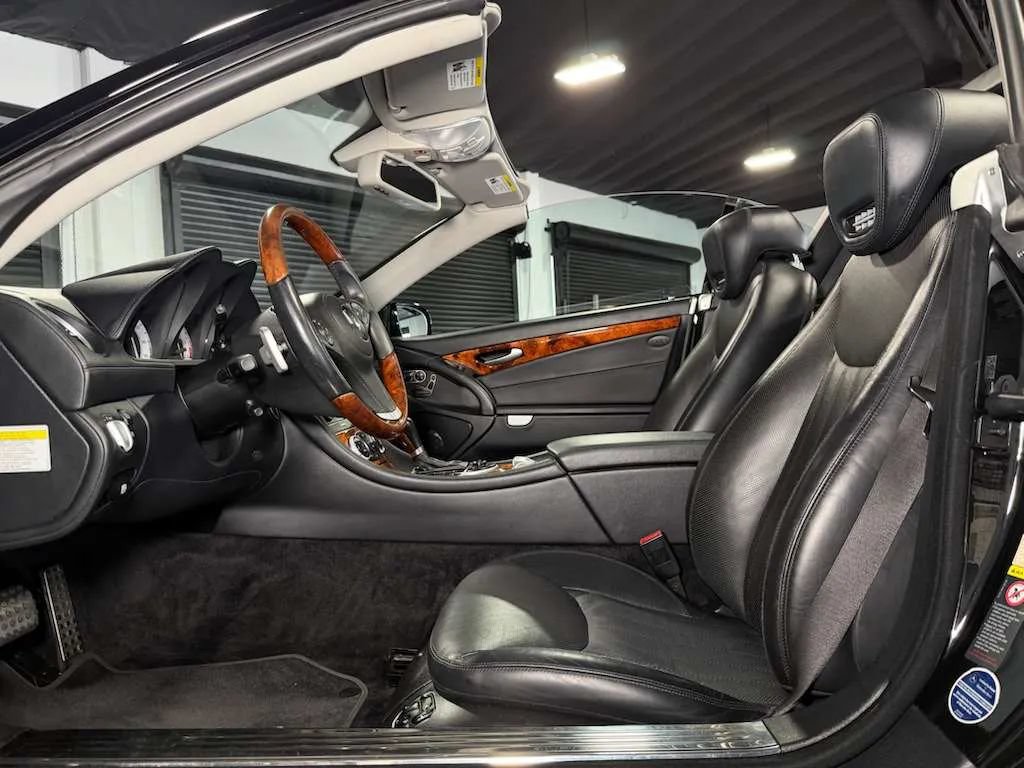 Used 2011 Mercedes-Benz SL 550 w/ Premium I Pkg image 21