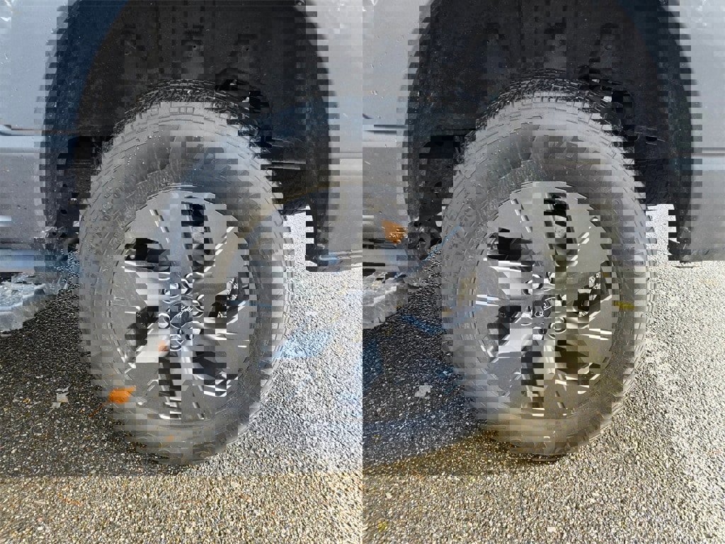 Used 2024 Ford F150 Lightning XLT image 9