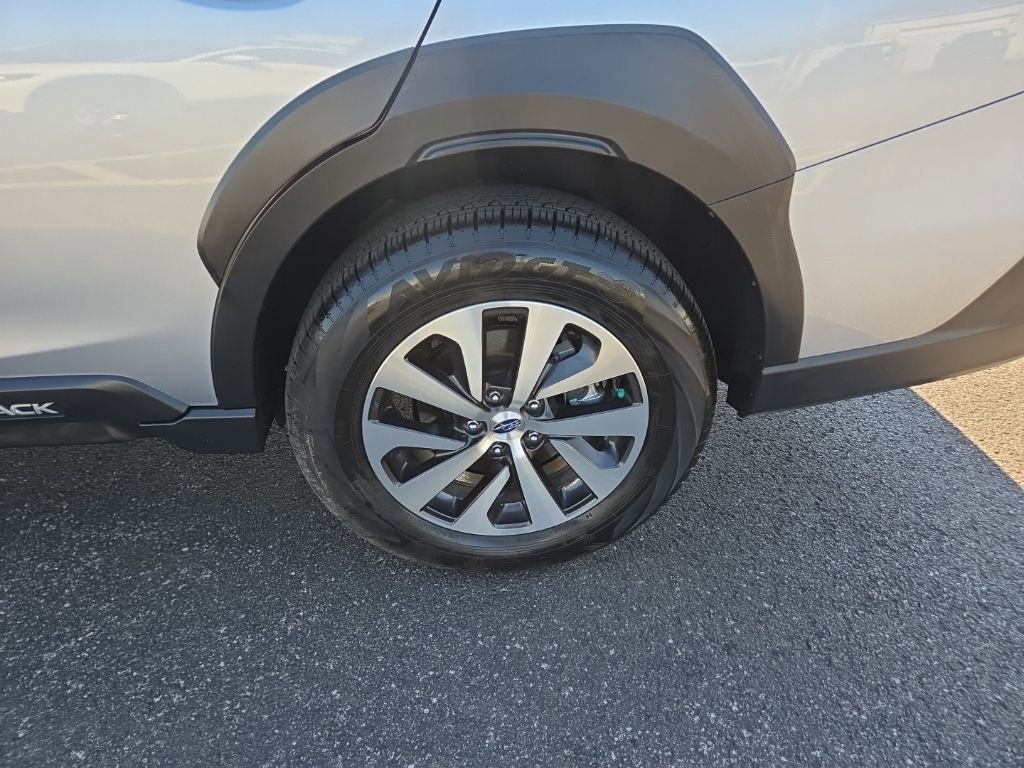 Certified 2025 Subaru Outback Premium image 10